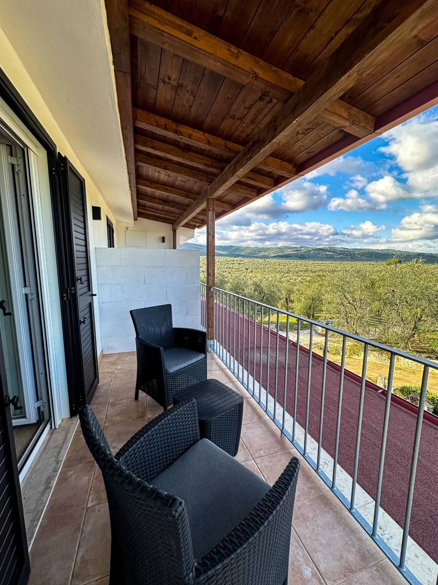 ויאסטה Valle Degli Ulivi B&B מראה חיצוני תמונה